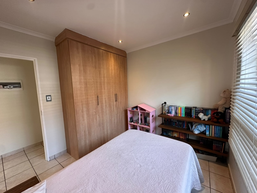 3 Bedroom Property for Sale in Thatchfield Close Gauteng