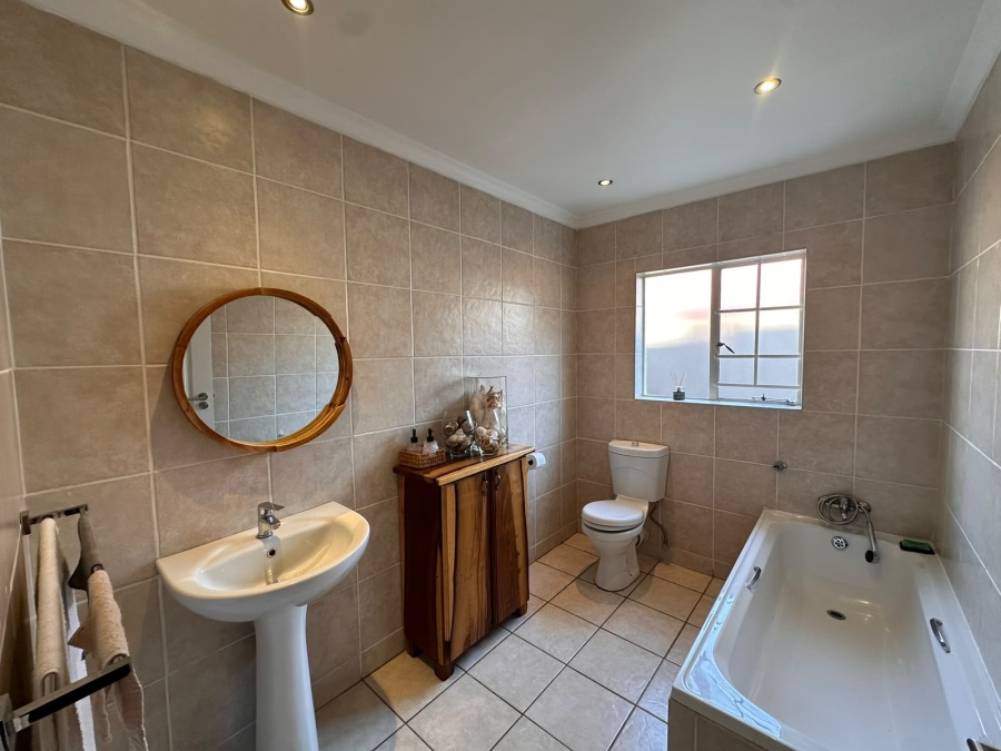 3 Bedroom Property for Sale in Thatchfield Close Gauteng