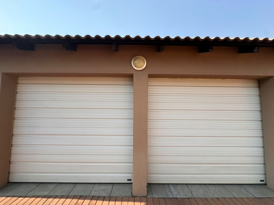 3 Bedroom Property for Sale in Thatchfield Close Gauteng