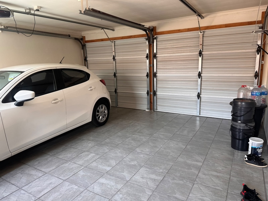 3 Bedroom Property for Sale in Thatchfield Close Gauteng