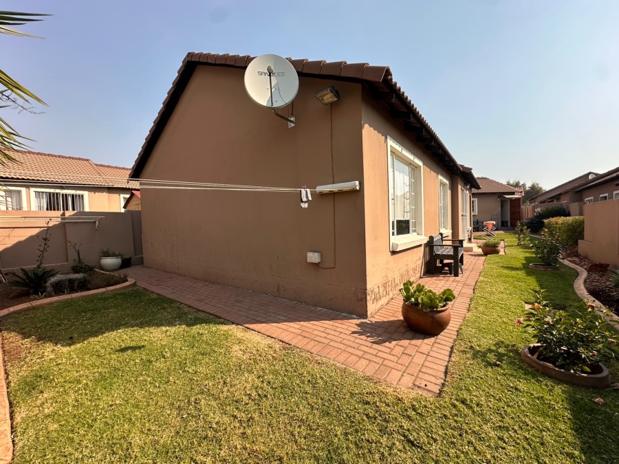 3 Bedroom Property for Sale in Thatchfield Close Gauteng