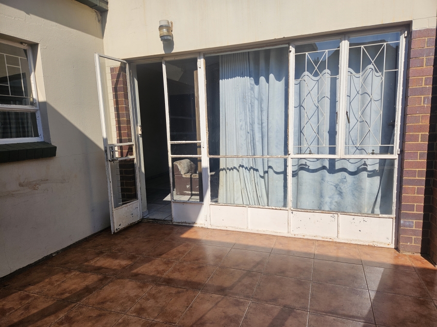 3 Bedroom Property for Sale in Wannenburghoogte Gauteng