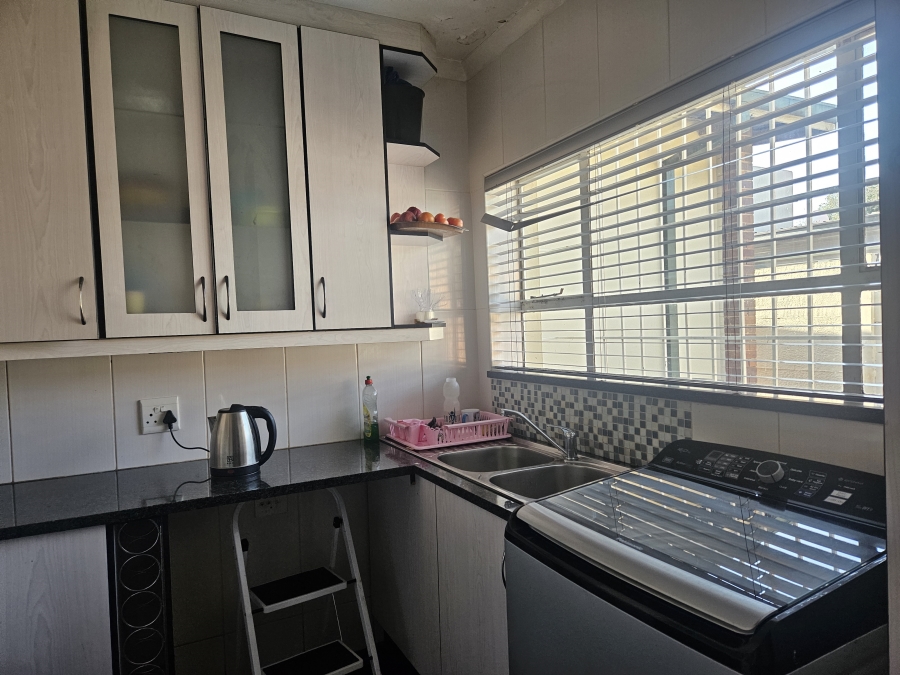 3 Bedroom Property for Sale in Wannenburghoogte Gauteng