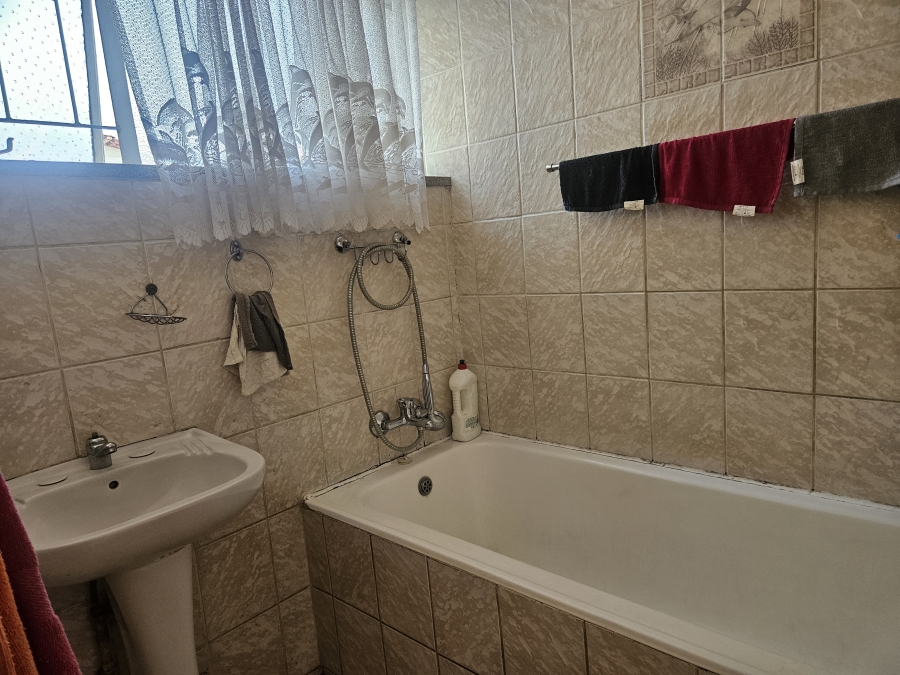 3 Bedroom Property for Sale in Wannenburghoogte Gauteng