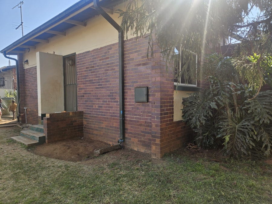 3 Bedroom Property for Sale in Wannenburghoogte Gauteng