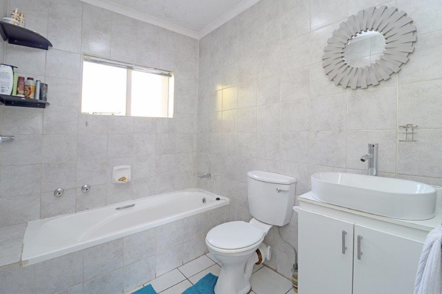 2 Bedroom Property for Sale in Marais Steyn Park Gauteng