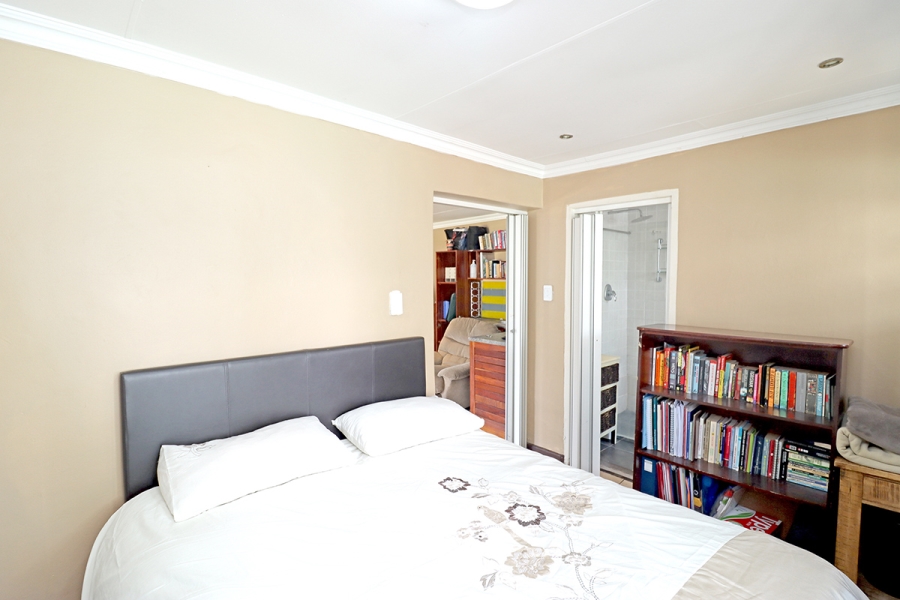 3 Bedroom Property for Sale in Lakeside Gauteng