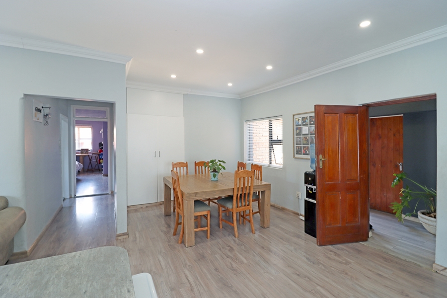 3 Bedroom Property for Sale in Lakeside Gauteng
