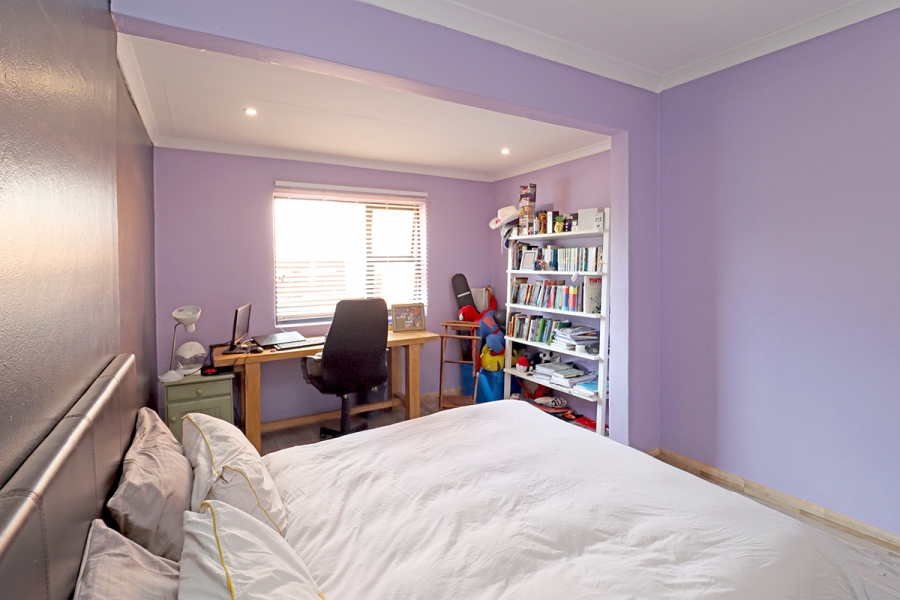 3 Bedroom Property for Sale in Lakeside Gauteng