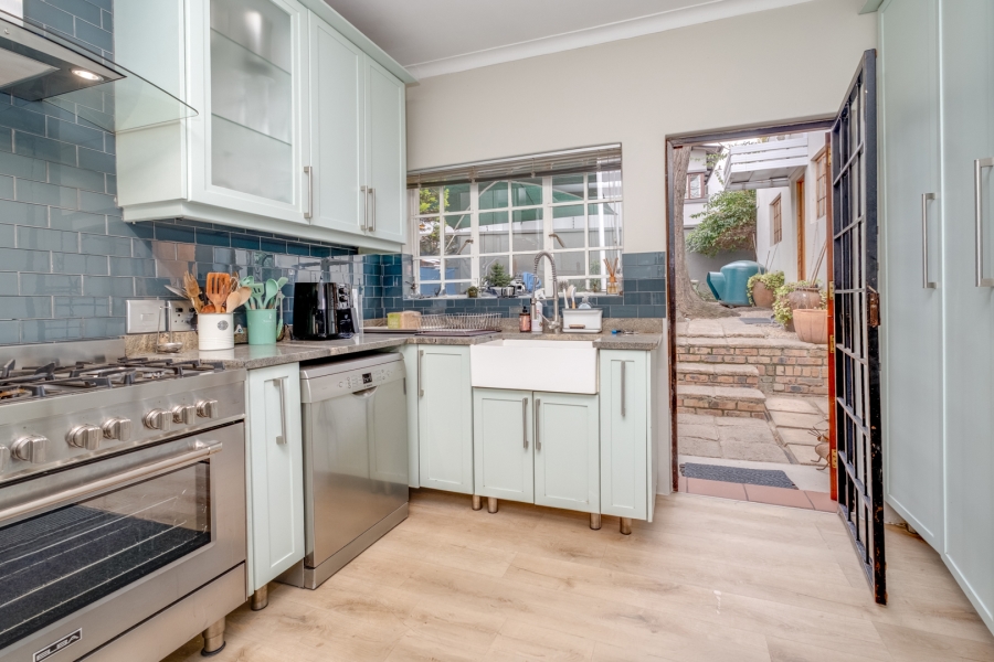 5 Bedroom Property for Sale in Petervale Gauteng