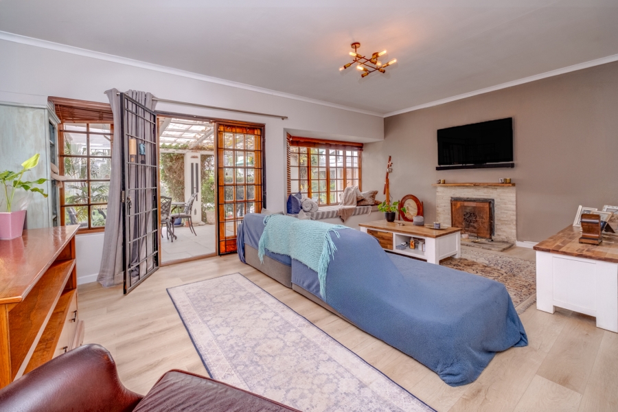 5 Bedroom Property for Sale in Petervale Gauteng
