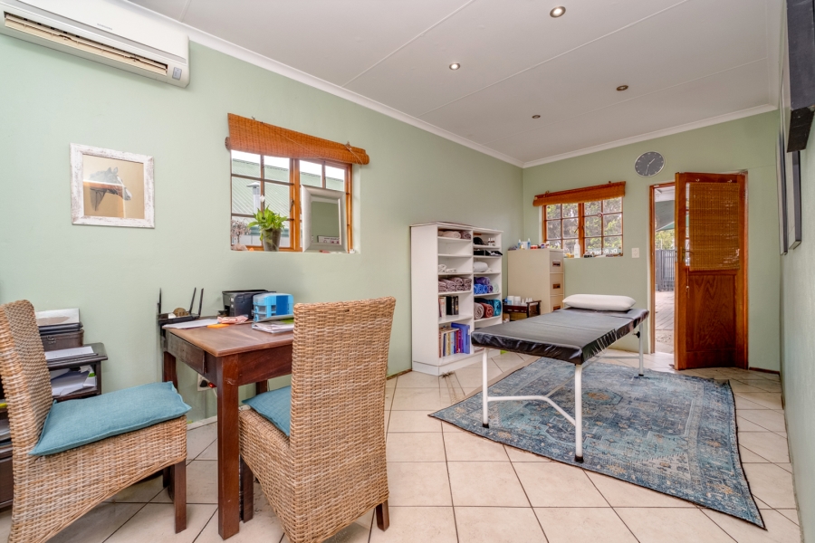 5 Bedroom Property for Sale in Petervale Gauteng
