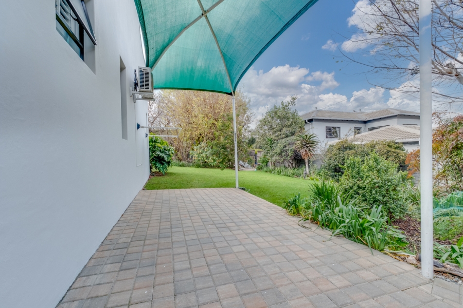 5 Bedroom Property for Sale in Petervale Gauteng