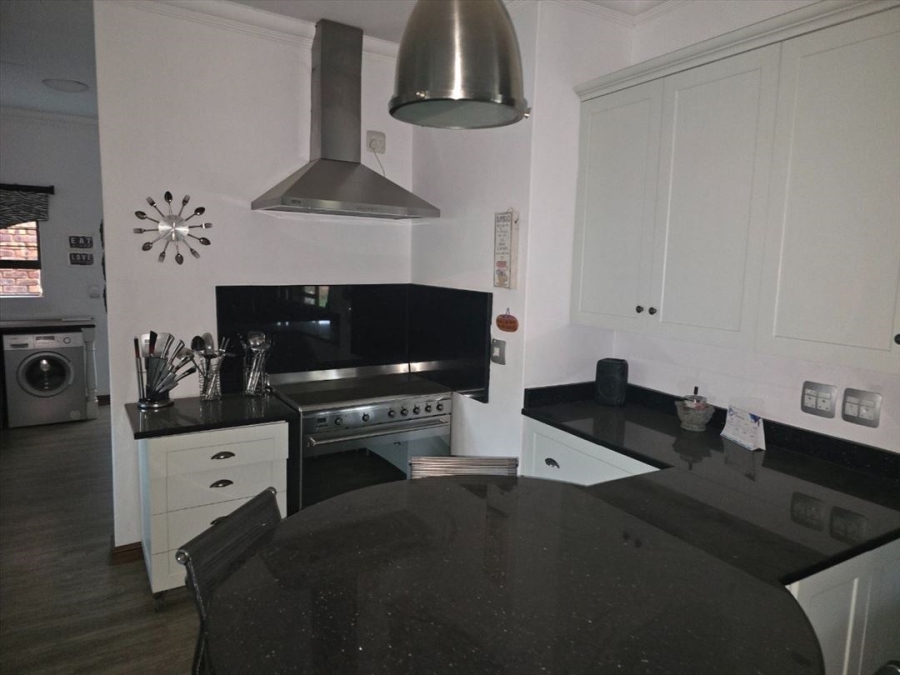 3 Bedroom Property for Sale in Glen Marais Gauteng