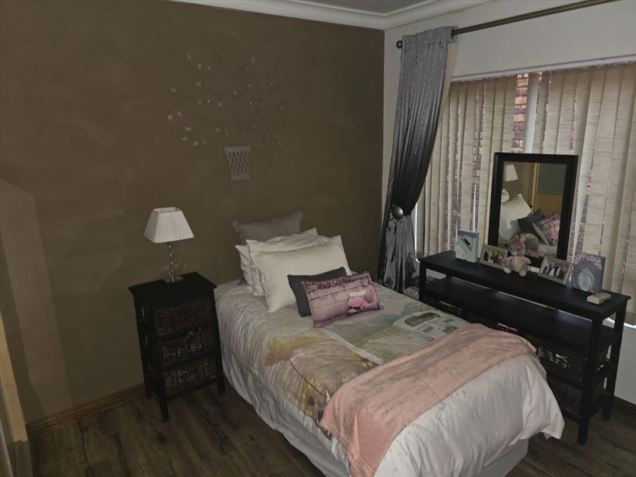 3 Bedroom Property for Sale in Glen Marais Gauteng