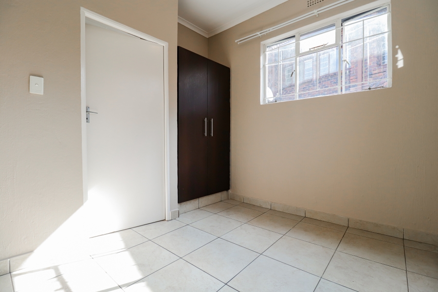 5 Bedroom Property for Sale in Bramley North Gauteng