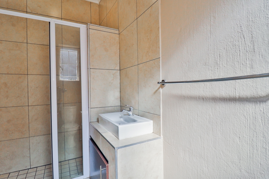 5 Bedroom Property for Sale in Bramley North Gauteng