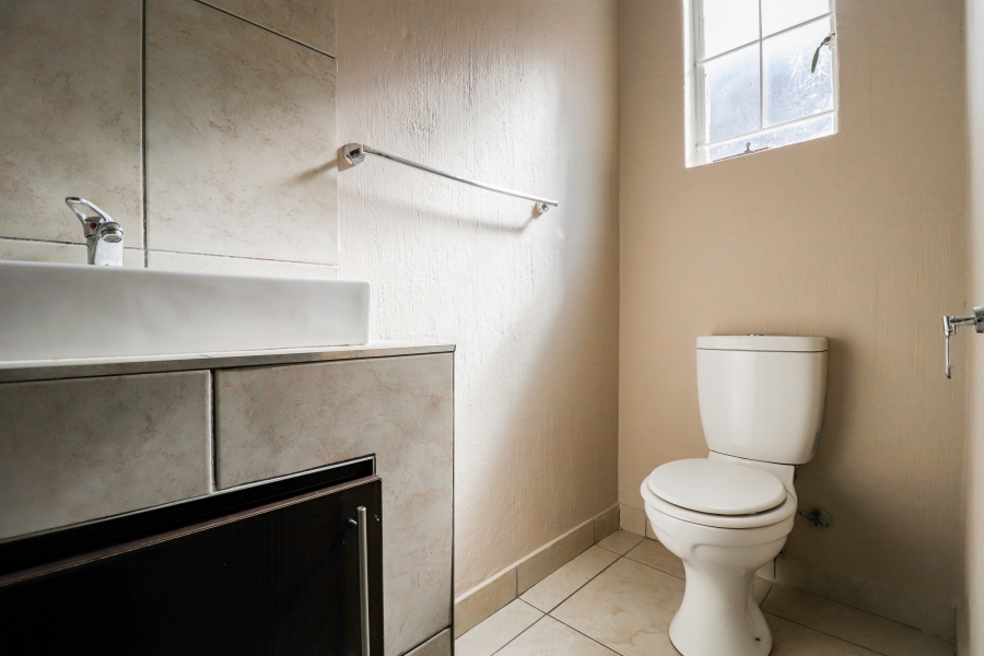 5 Bedroom Property for Sale in Bramley North Gauteng