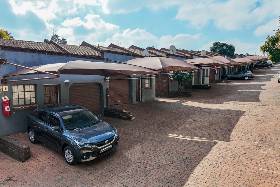 5 Bedroom Property for Sale in Bramley North Gauteng