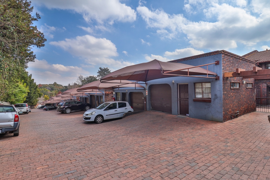 5 Bedroom Property for Sale in Bramley North Gauteng