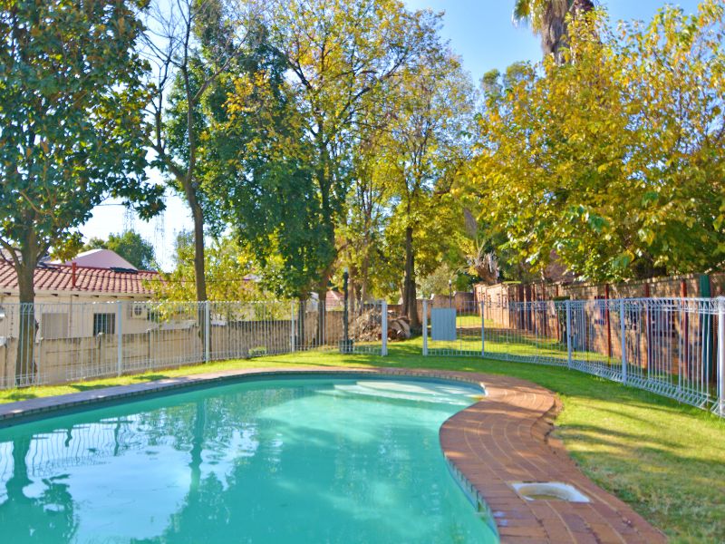 4 Bedroom Property for Sale in Bramley North Gauteng
