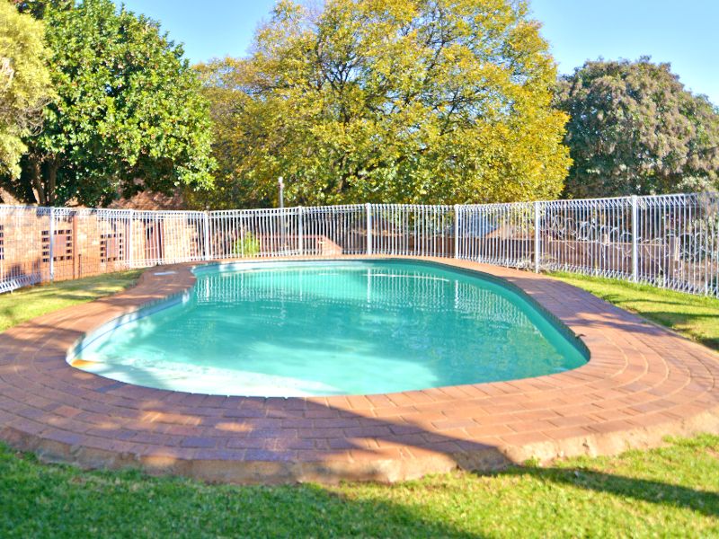 4 Bedroom Property for Sale in Bramley North Gauteng