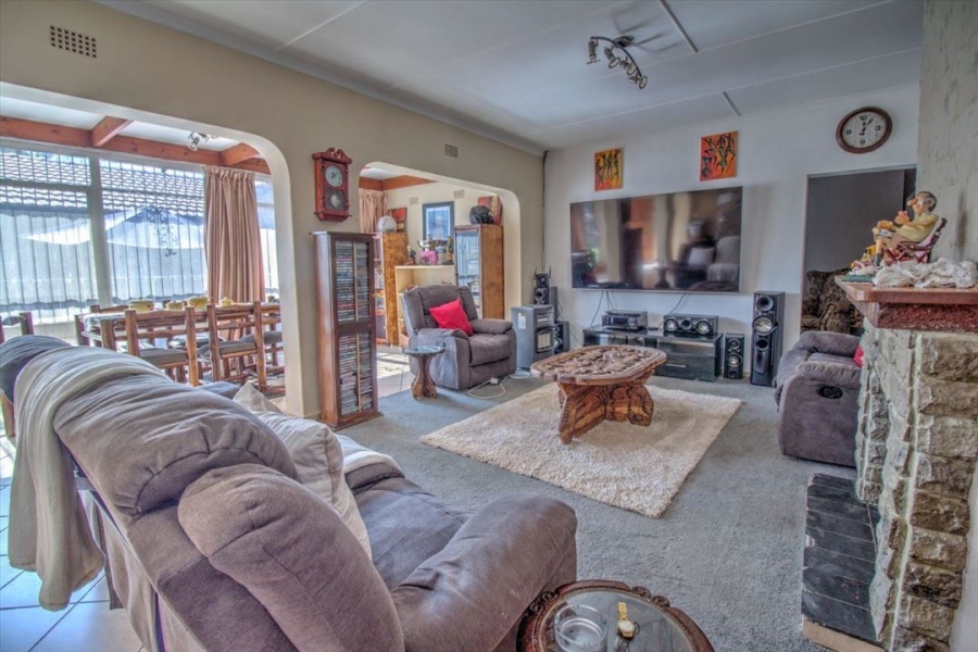 3 Bedroom Property for Sale in Birch Acres Gauteng