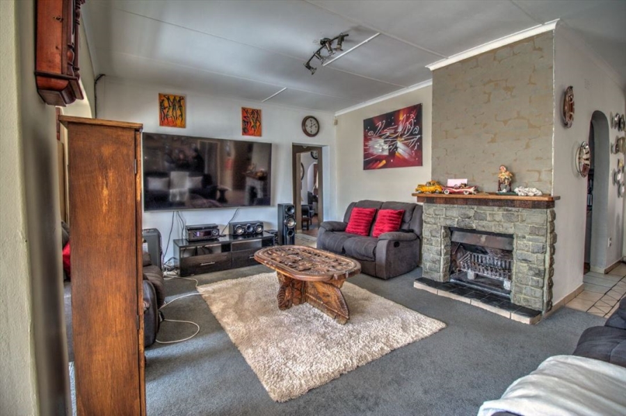 3 Bedroom Property for Sale in Birch Acres Gauteng