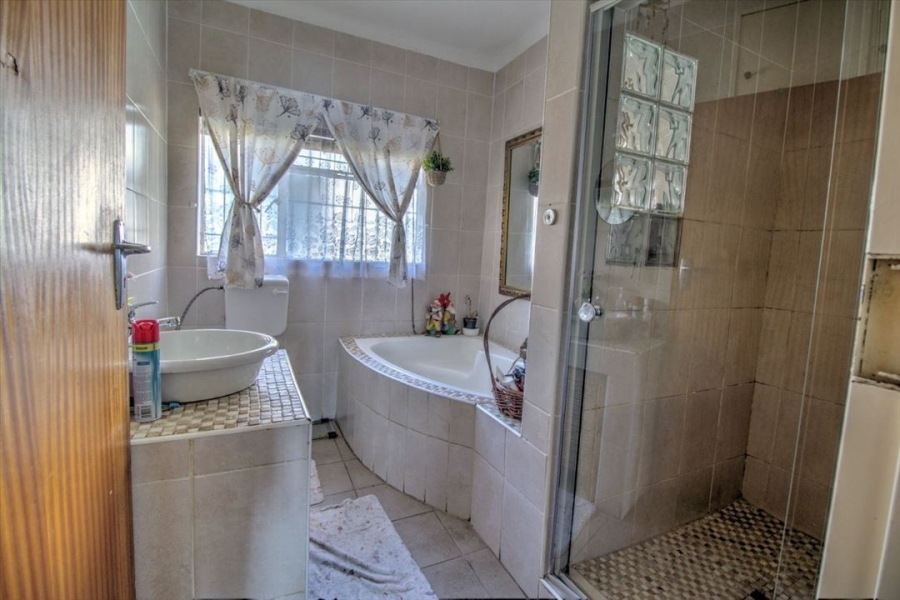 3 Bedroom Property for Sale in Birch Acres Gauteng