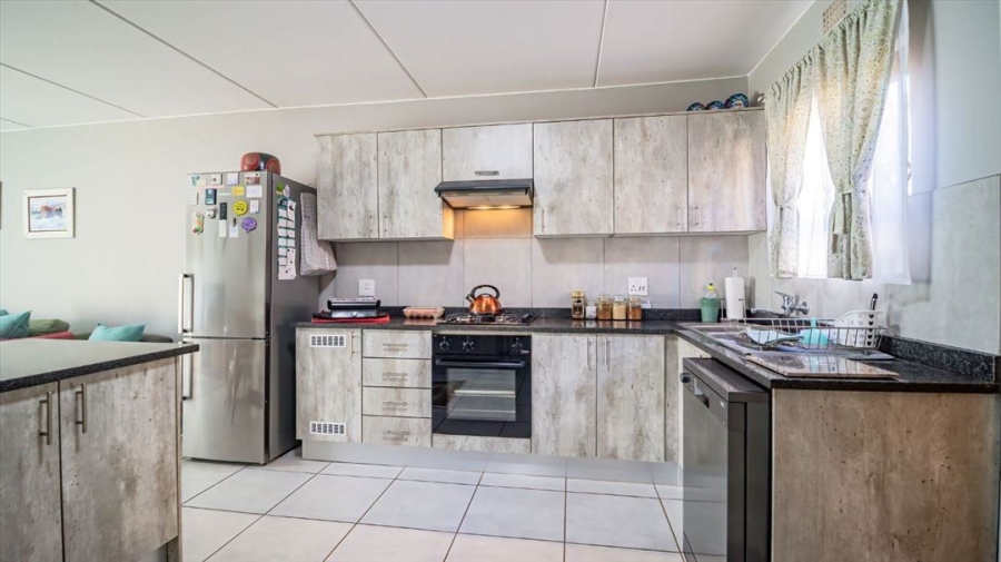 3 Bedroom Property for Sale in Goedeburg Gauteng