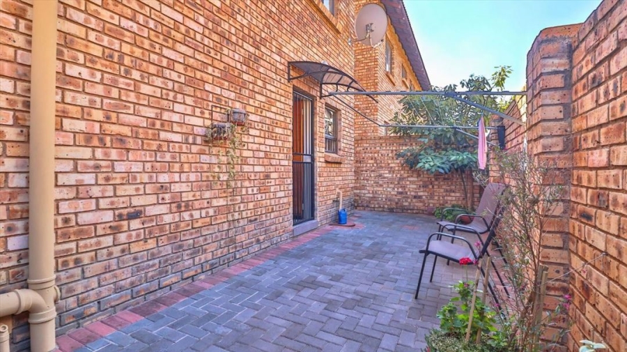 3 Bedroom Property for Sale in Goedeburg Gauteng
