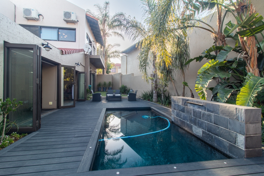 4 Bedroom Property for Sale in Lonehill Gauteng