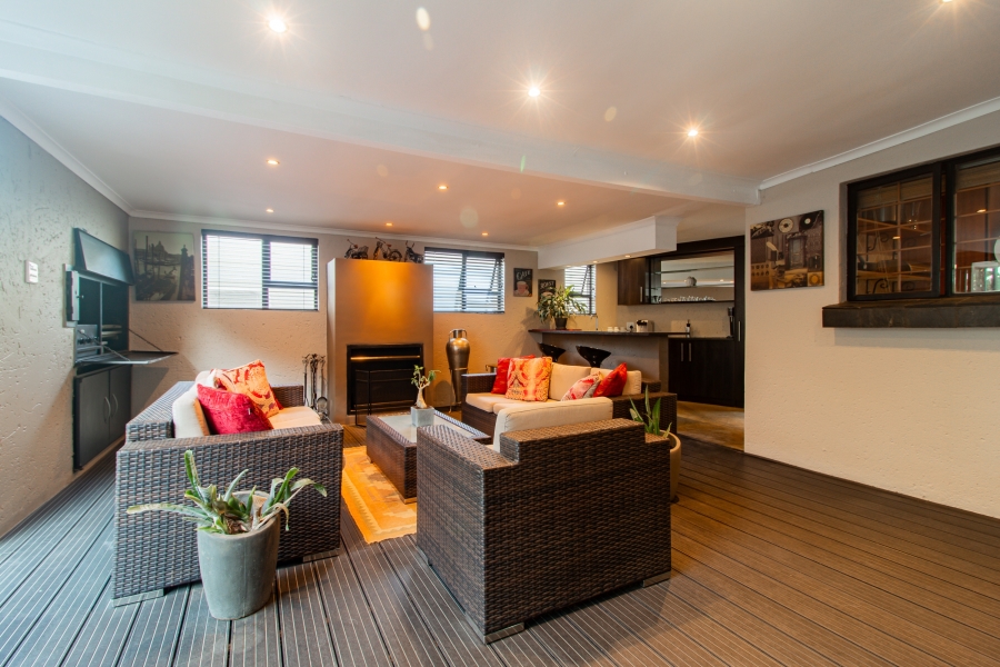 4 Bedroom Property for Sale in Lonehill Gauteng