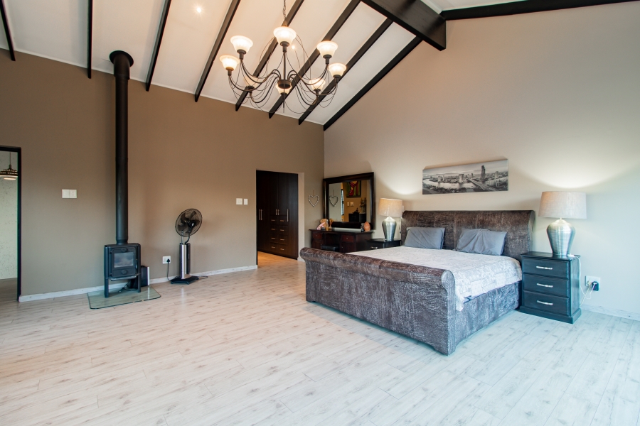 4 Bedroom Property for Sale in Lonehill Gauteng