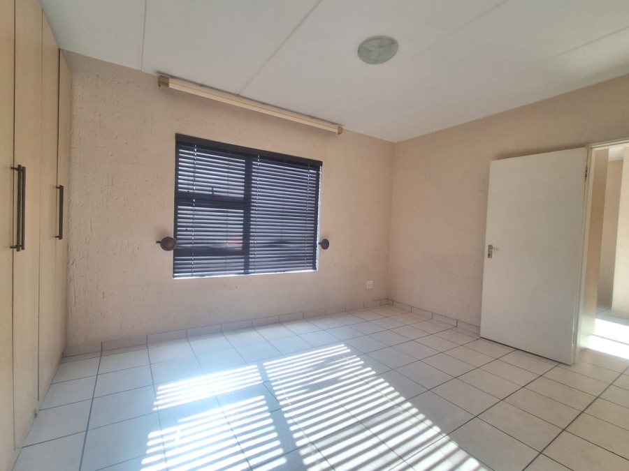 2 Bedroom Property for Sale in Three Rivers Gauteng