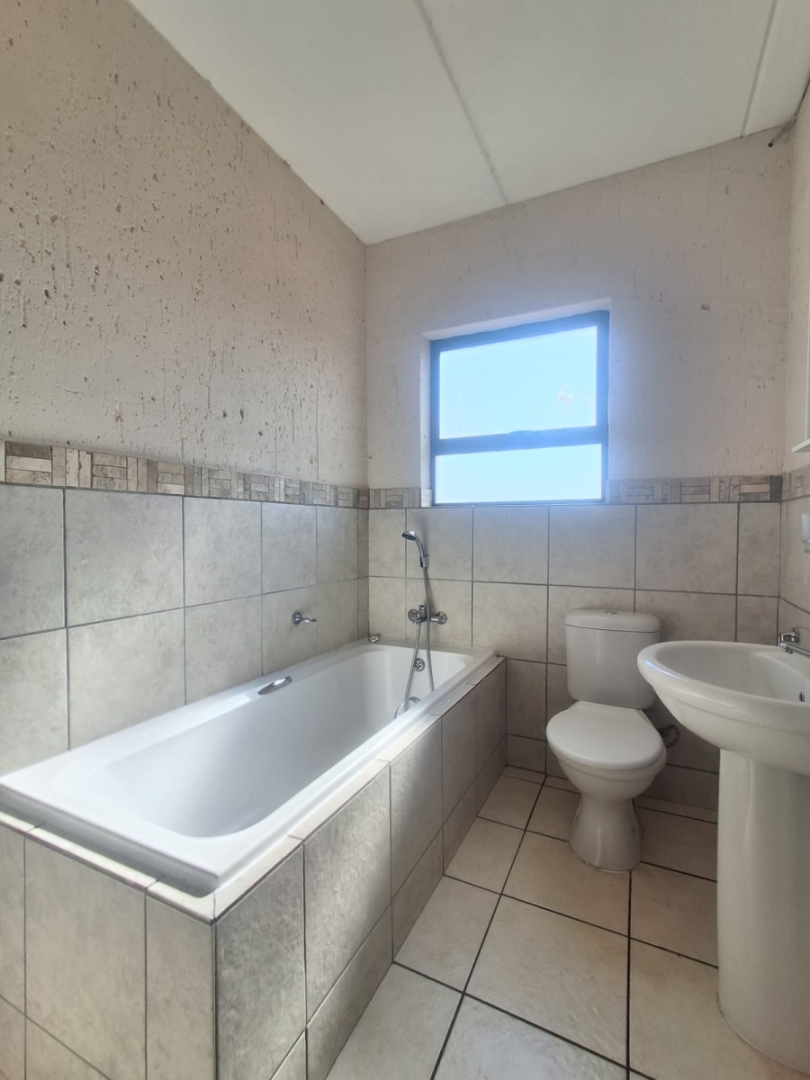 2 Bedroom Property for Sale in Three Rivers Gauteng