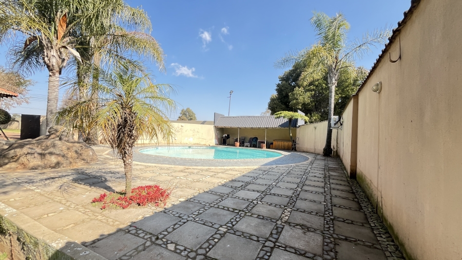 5 Bedroom Property for Sale in Benoni AH Gauteng