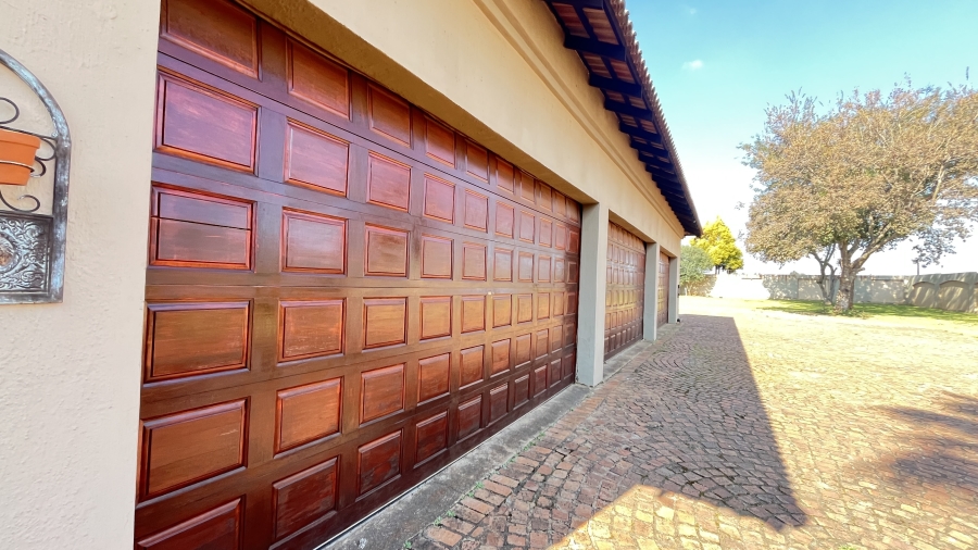 5 Bedroom Property for Sale in Benoni AH Gauteng