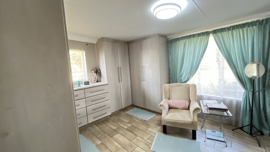 5 Bedroom Property for Sale in Benoni AH Gauteng