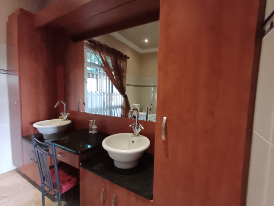 11 Bedroom Property for Sale in Vanderbijlpark SE Gauteng