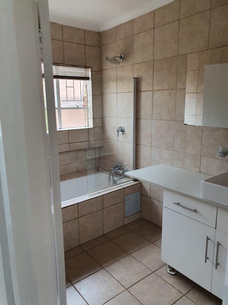 To Let 2 Bedroom Property for Rent in Marais Steyn Park Gauteng