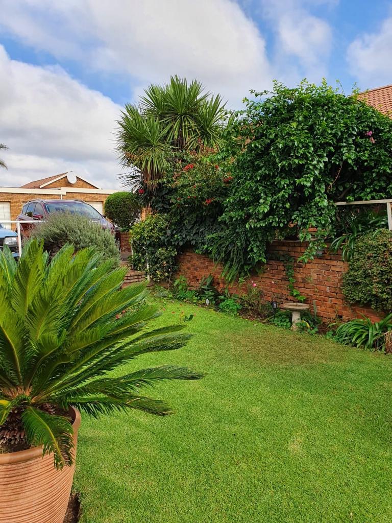 To Let 2 Bedroom Property for Rent in Marais Steyn Park Gauteng