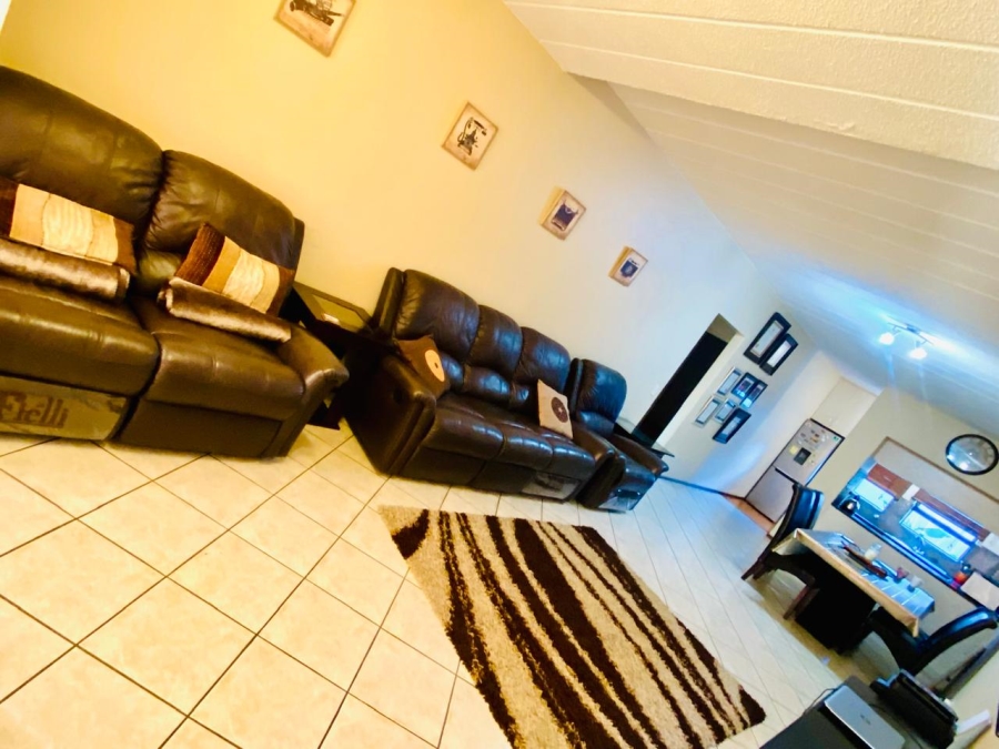 To Let 2 Bedroom Property for Rent in Sunninghill Gauteng