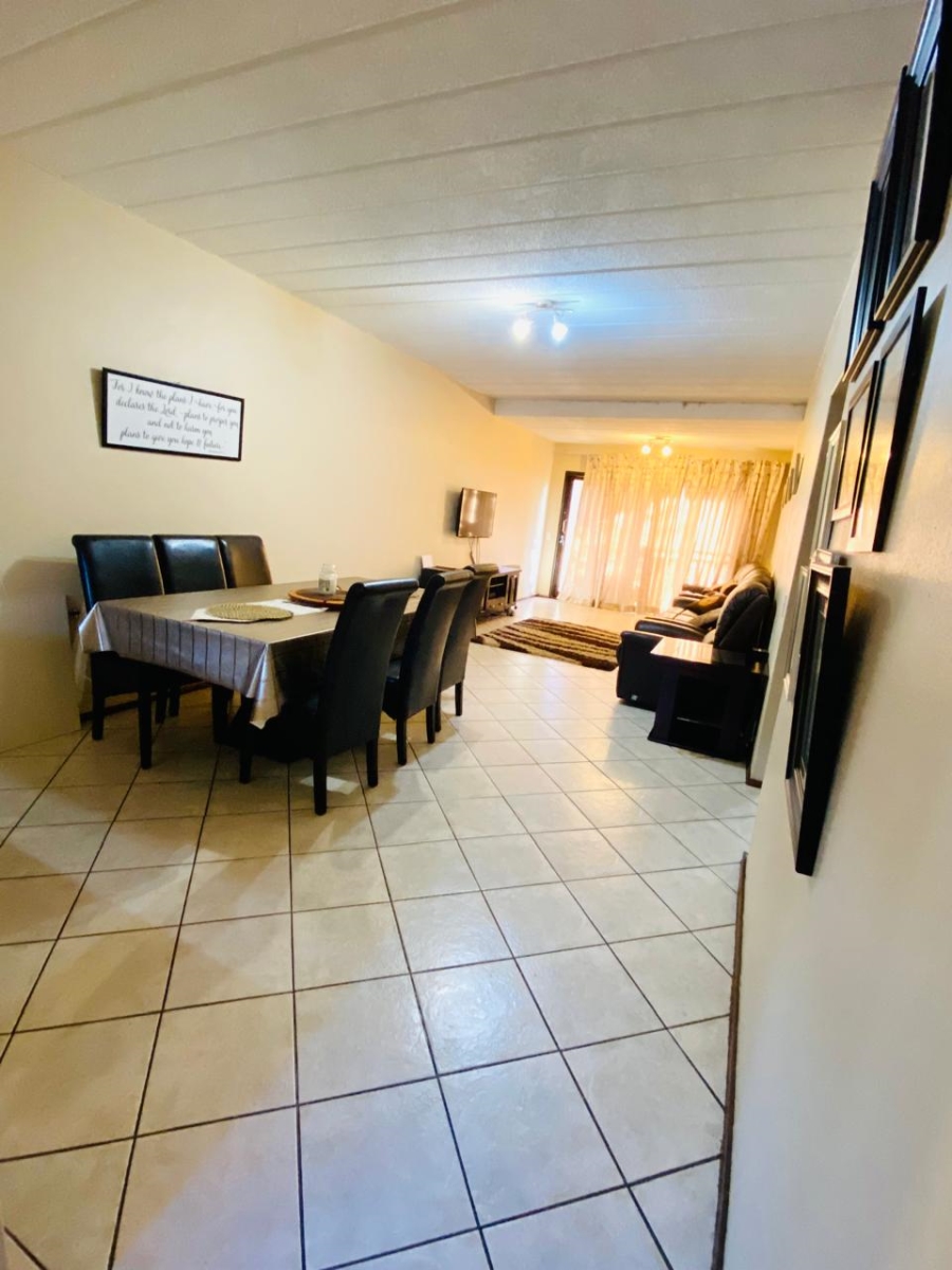 To Let 2 Bedroom Property for Rent in Sunninghill Gauteng
