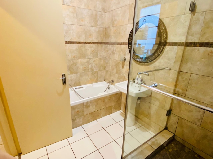 To Let 2 Bedroom Property for Rent in Sunninghill Gauteng