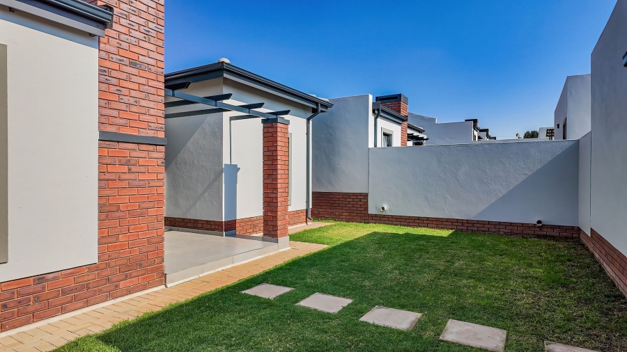3 Bedroom Property for Sale in Rietvalleirand Gauteng