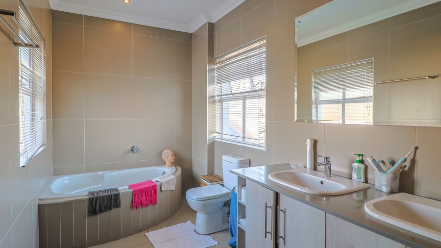 3 Bedroom Property for Sale in Rietvlei Ridge Country Estate Gauteng