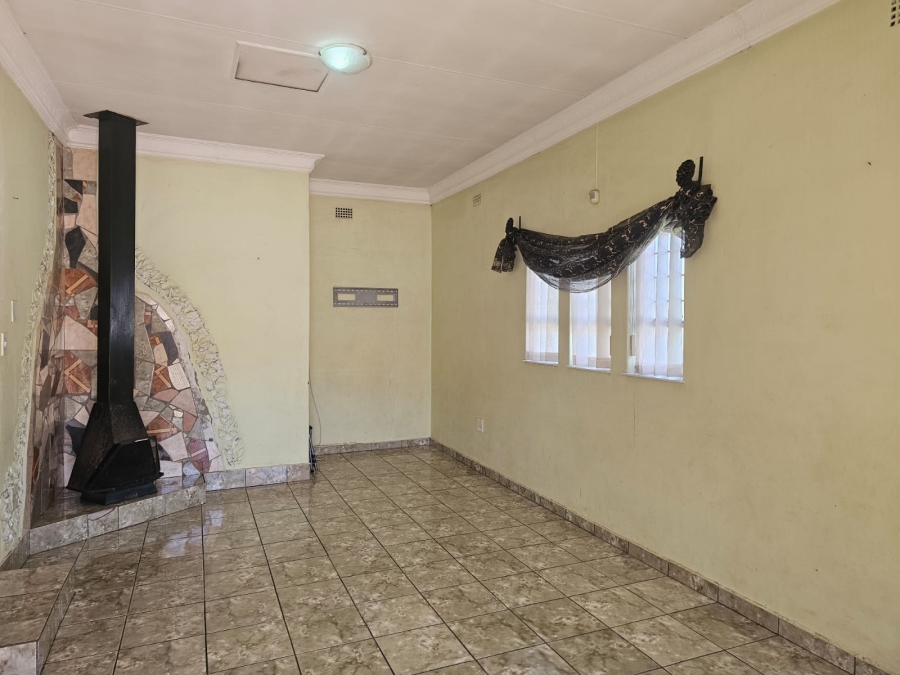 3 Bedroom Property for Sale in Dersley Gauteng