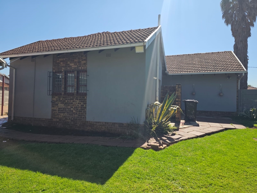 3 Bedroom Property for Sale in Dersley Gauteng