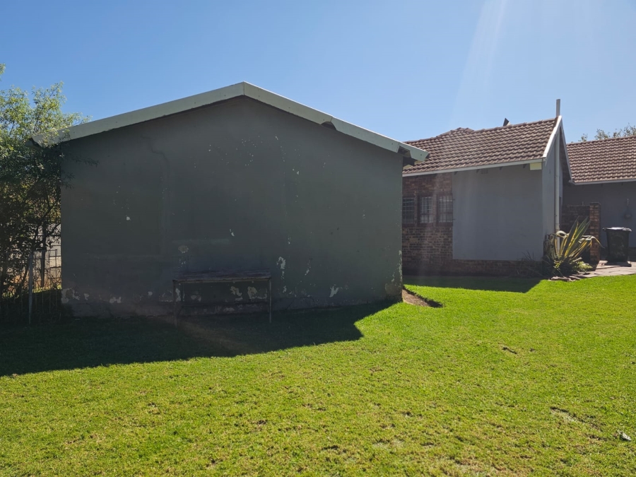 3 Bedroom Property for Sale in Dersley Gauteng